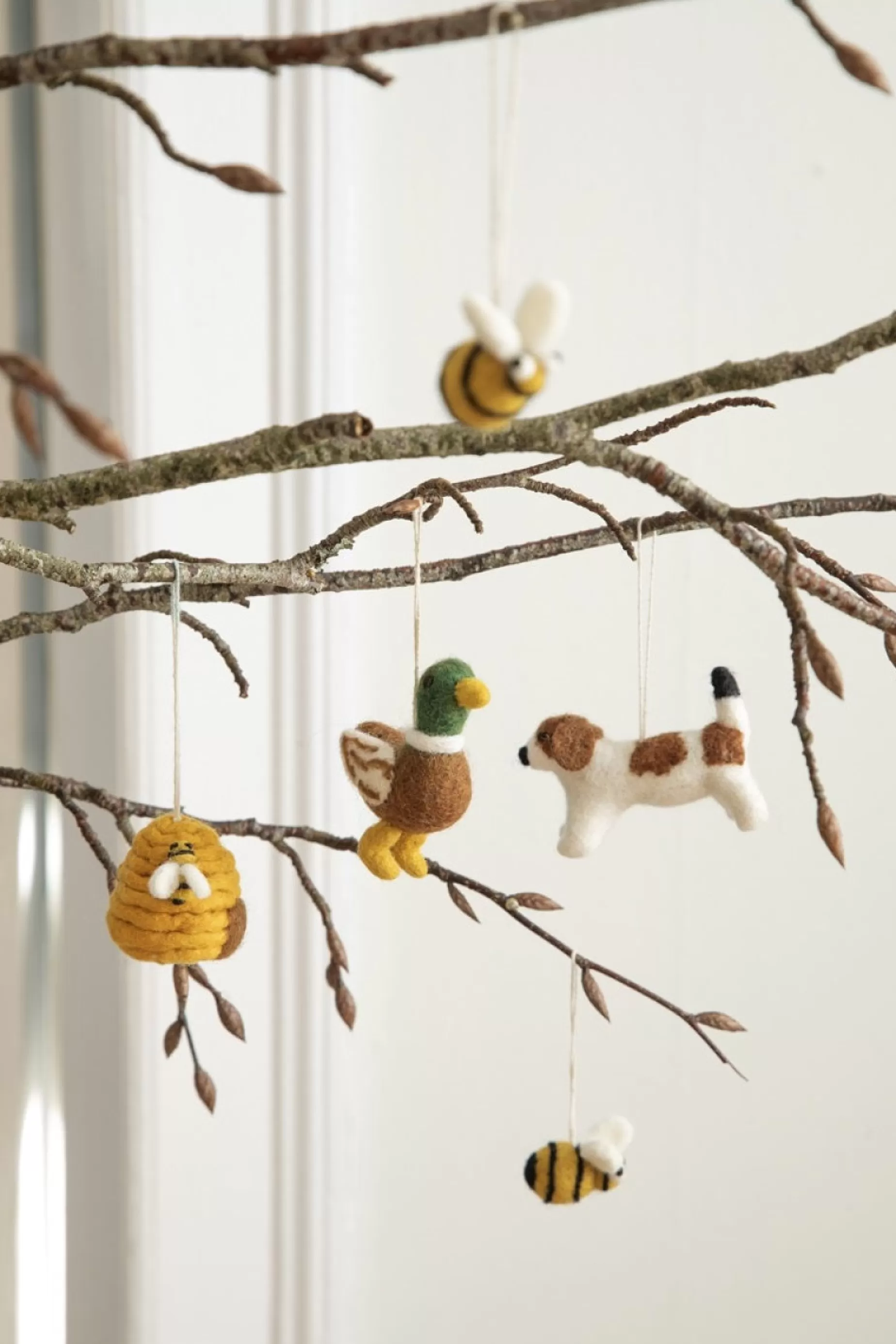 En Gry & Sif Fall Hanging Decoration - Dashing Duck | Felt Christmas Tree Decorations