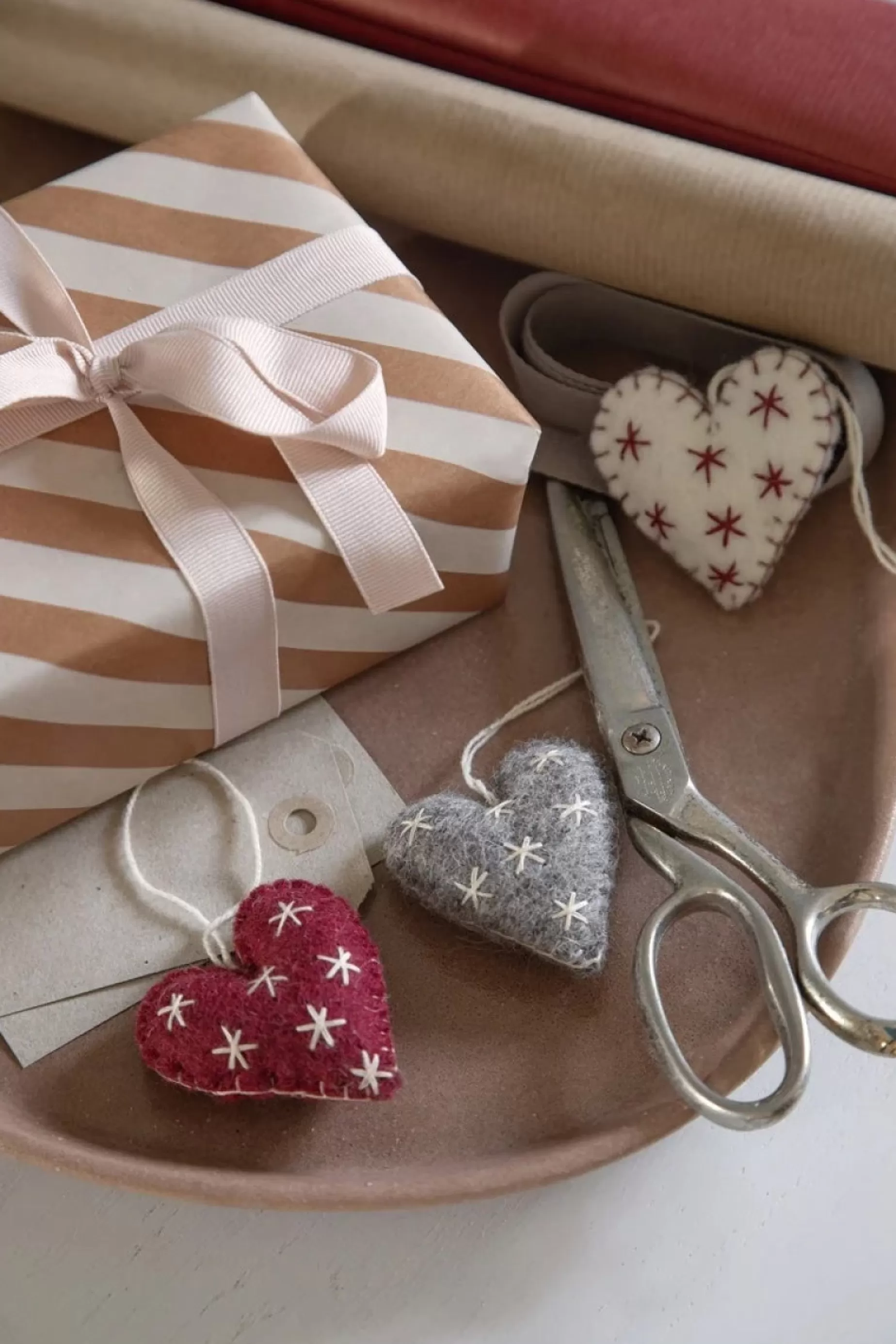 En Gry & Sif Felt Christmas Tree Decoration - Hearts With Fine Stars (Set Of 3) | Felt Christmas Tree Decorations