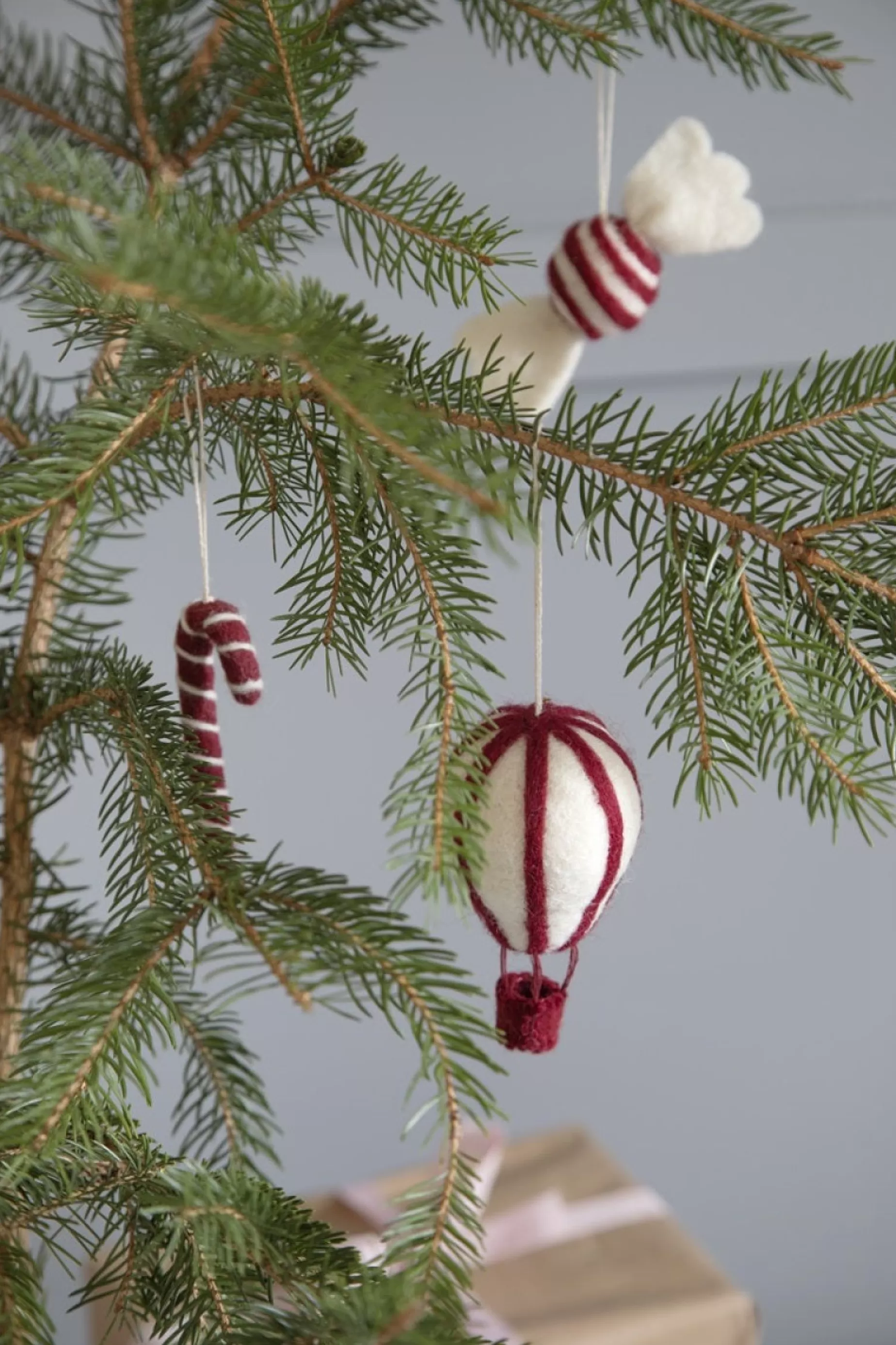 En Gry & Sif Felt Christmas Tree Decoration - Hot Air Balloon | Felt Christmas Tree Decorations