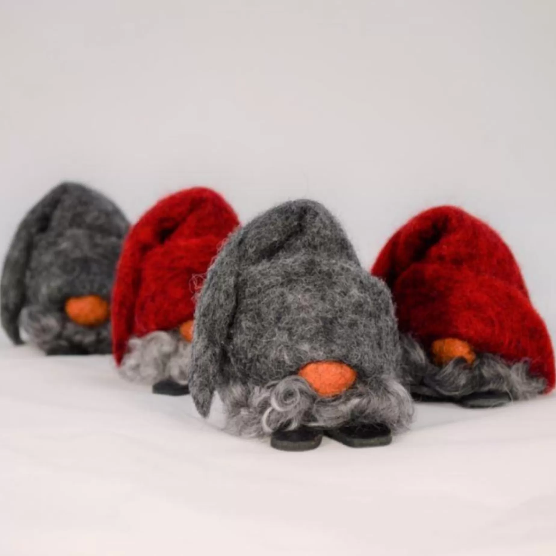 Asas Tomtebod Tomte Gnome - Little Sune (Grey Cap) | Tomte Gnomes