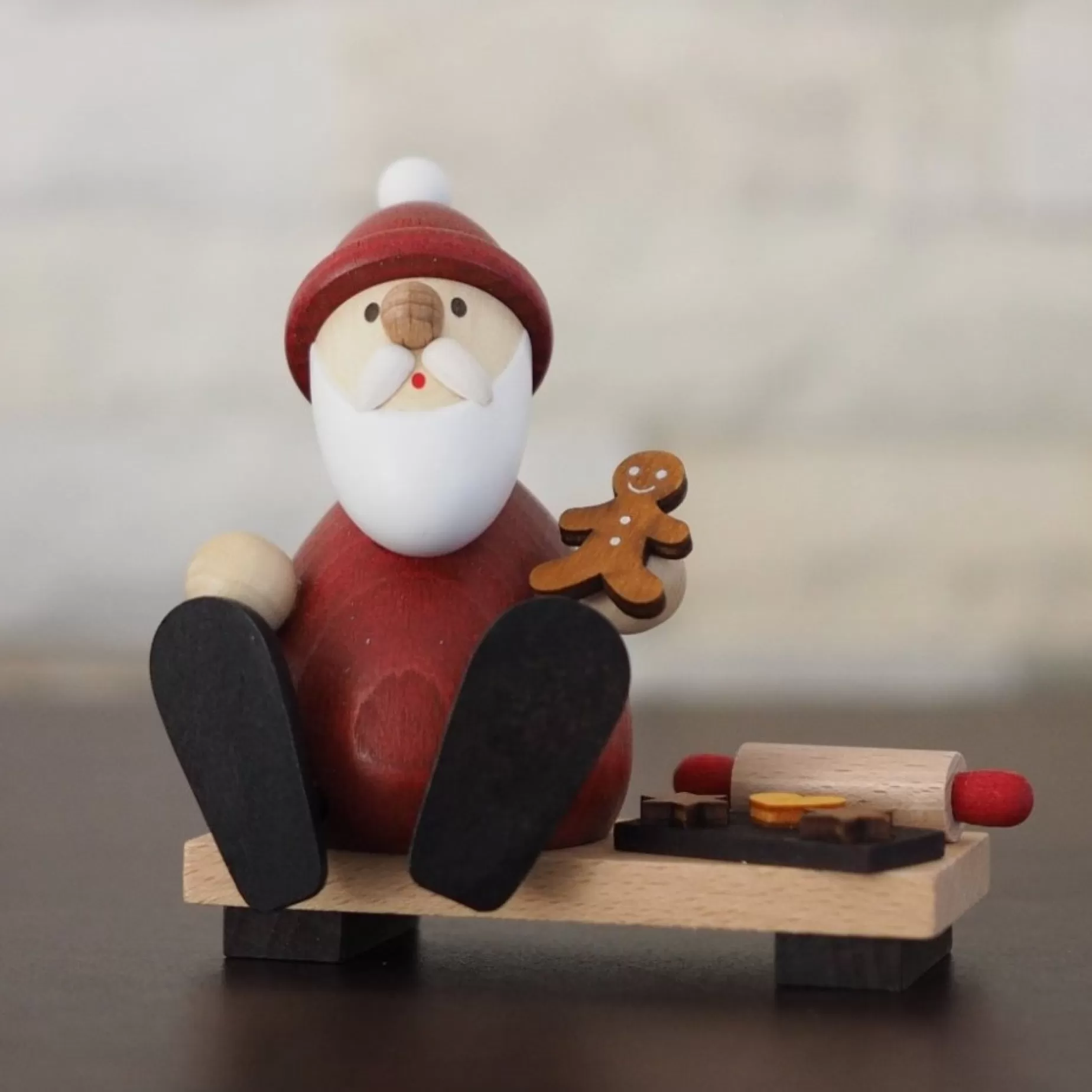Paul Ullrich Weihnachtsmann Collectibles - Santa Eating Gingerbread | Rudolph & Friends Collectibles