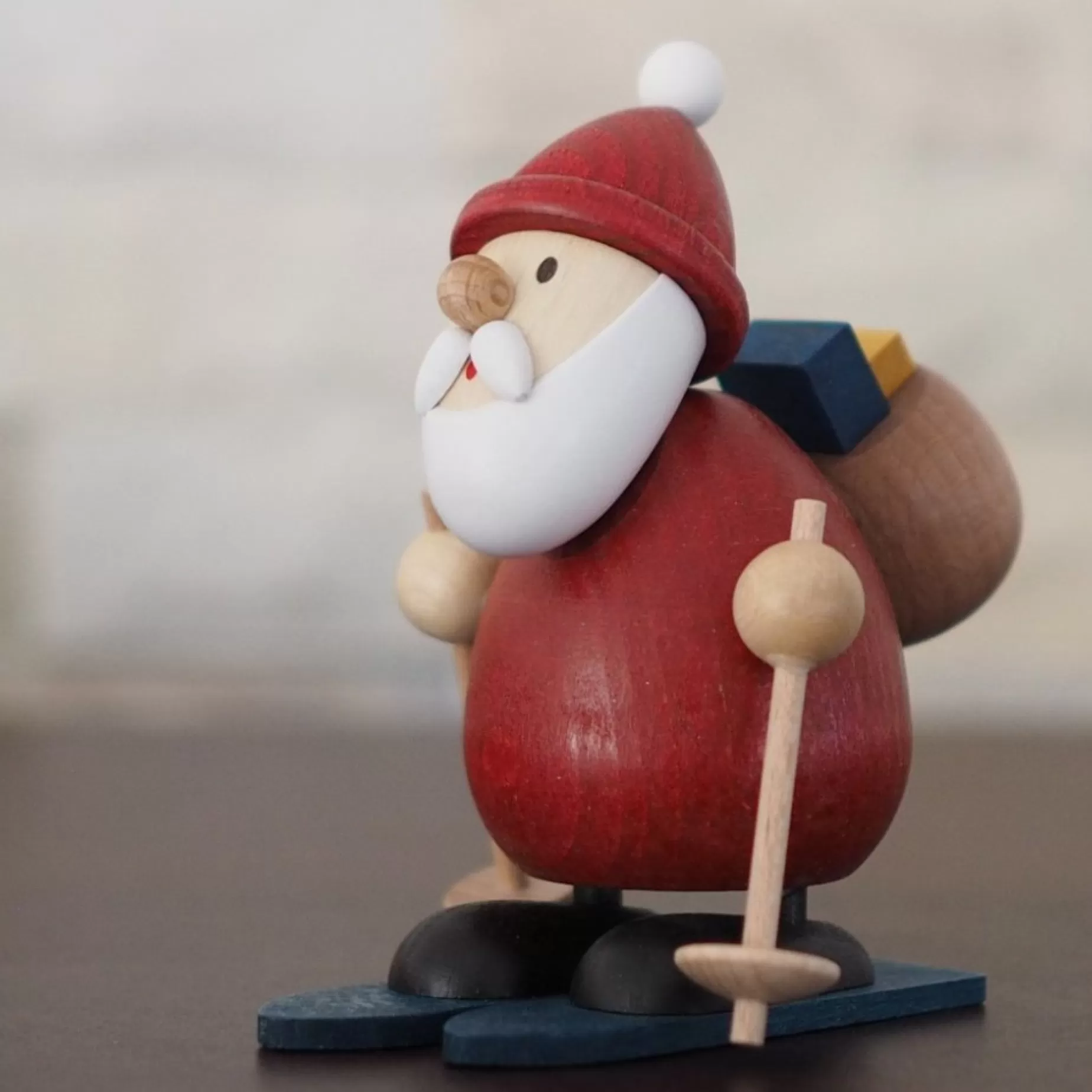 Paul Ullrich Weihnachtsmann Collectibles - Santa Skiing | Rudolph & Friends Collectibles